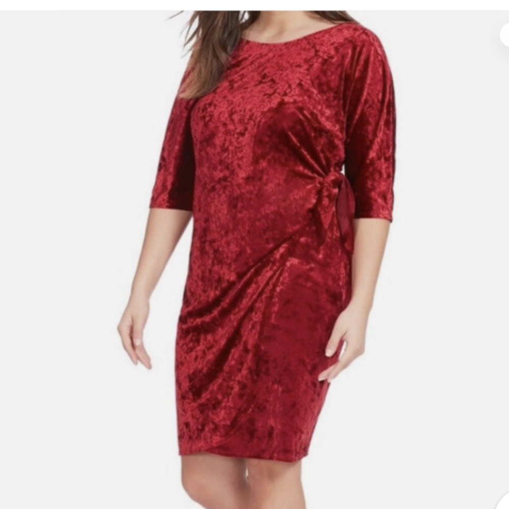 Robbie Bee Women's Red Velvet Midi Dress. In EUC.